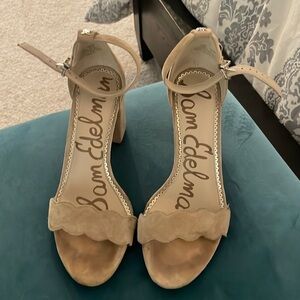 SAM EDELMAN nude heels